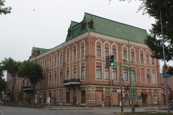 Көпес Каревтің үйі